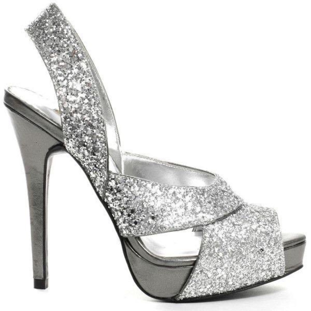 Report Signature Carleton Silver Glitter Pumps